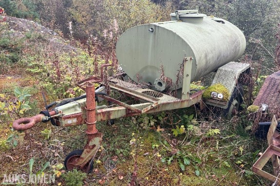 1981 Vann tanktilhenger m/ 990 liter
