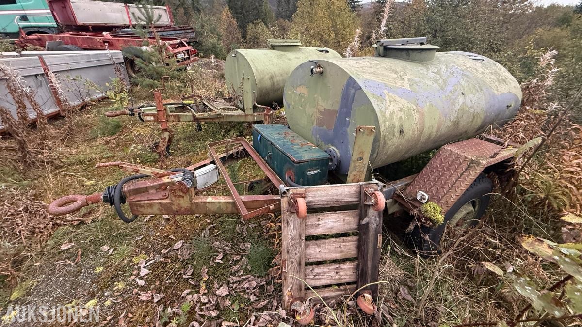1981 Diesel tanktilhenger 990 liter