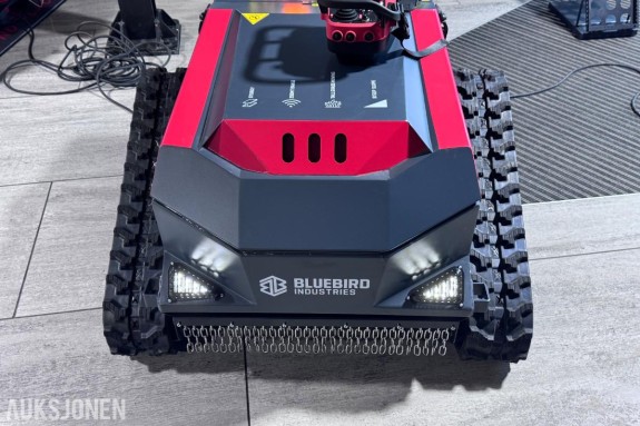 Bluebird E-FM 24-60 fjernstyrt beitepusser – elektrisk – demomaskin – ny garanti