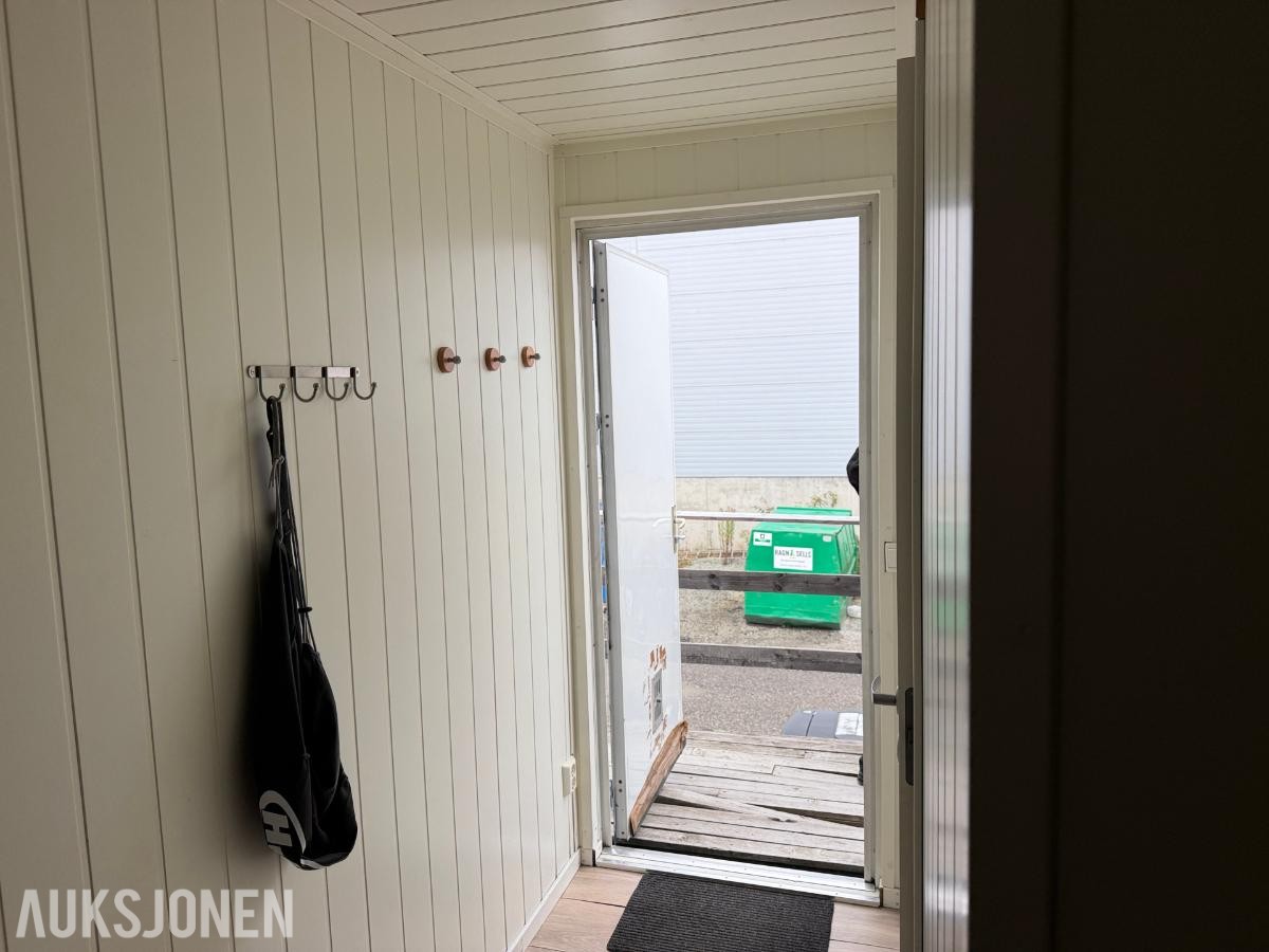Brakkerigg - 10 sovebrakker med kjøkken, bad ++