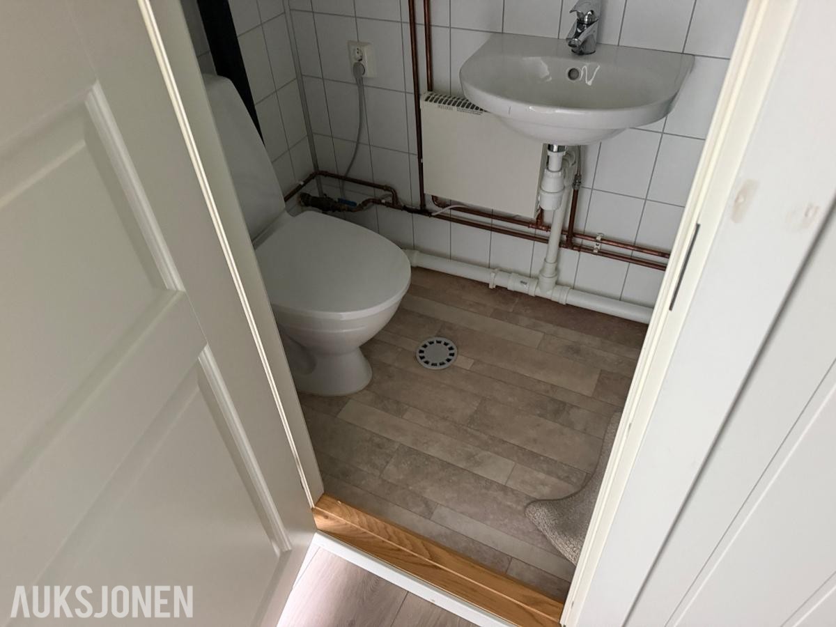 Brakkerigg - 10 sovebrakker med kjøkken, bad ++
