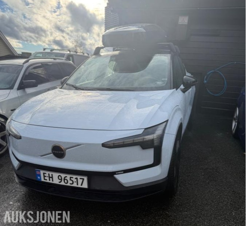 2025 Volvo EX30, 428hk Twin Performance AWD ACC, KAMERA, KUPEVARMER