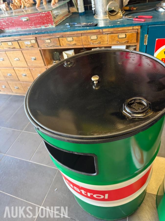 Tøffe Castrol tønne stoler,bord og søppletønne oljefat