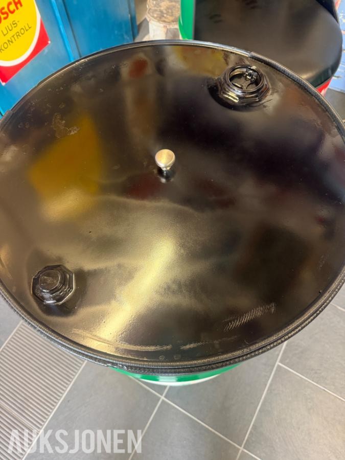Tøffe Castrol tønne stoler,bord og søppletønne oljefat