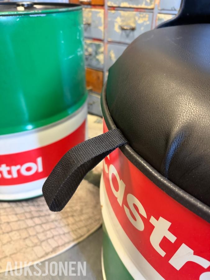 Tøffe Castrol tønne stoler,bord og søppletønne oljefat