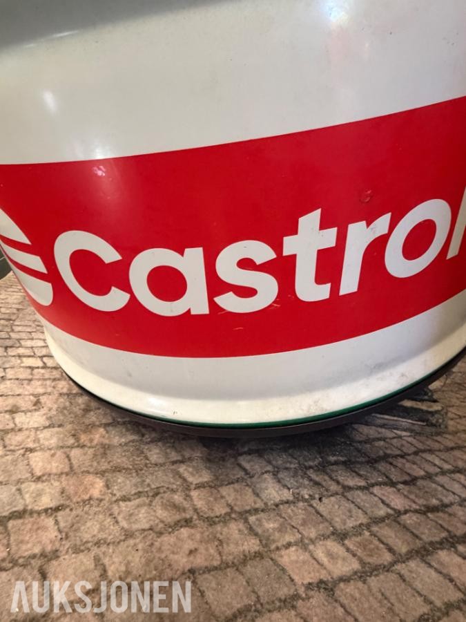 Tøffe Castrol tønne stoler,bord og søppletønne oljefat
