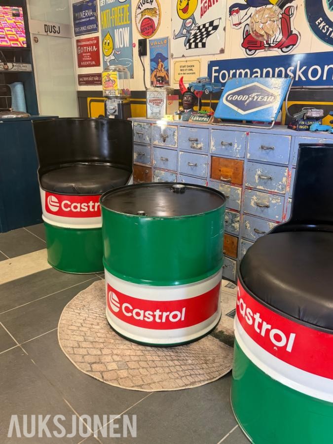 Tøffe Castrol tønne stoler,bord og søppletønne oljefat