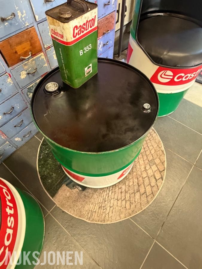 Tøffe Castrol tønne stoler,bord og søppletønne oljefat