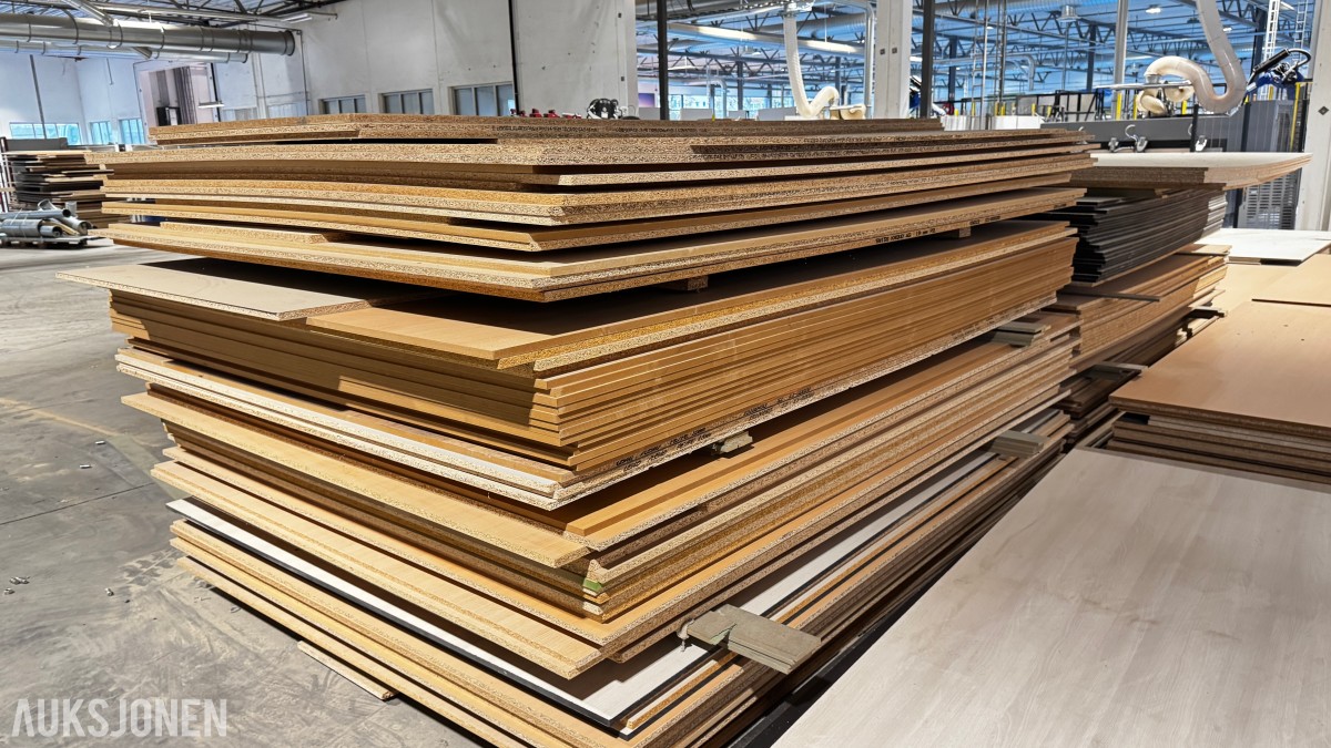 Stort restparti møbelplater – laminert/belagt sponplate – Swiss Krono m.m.