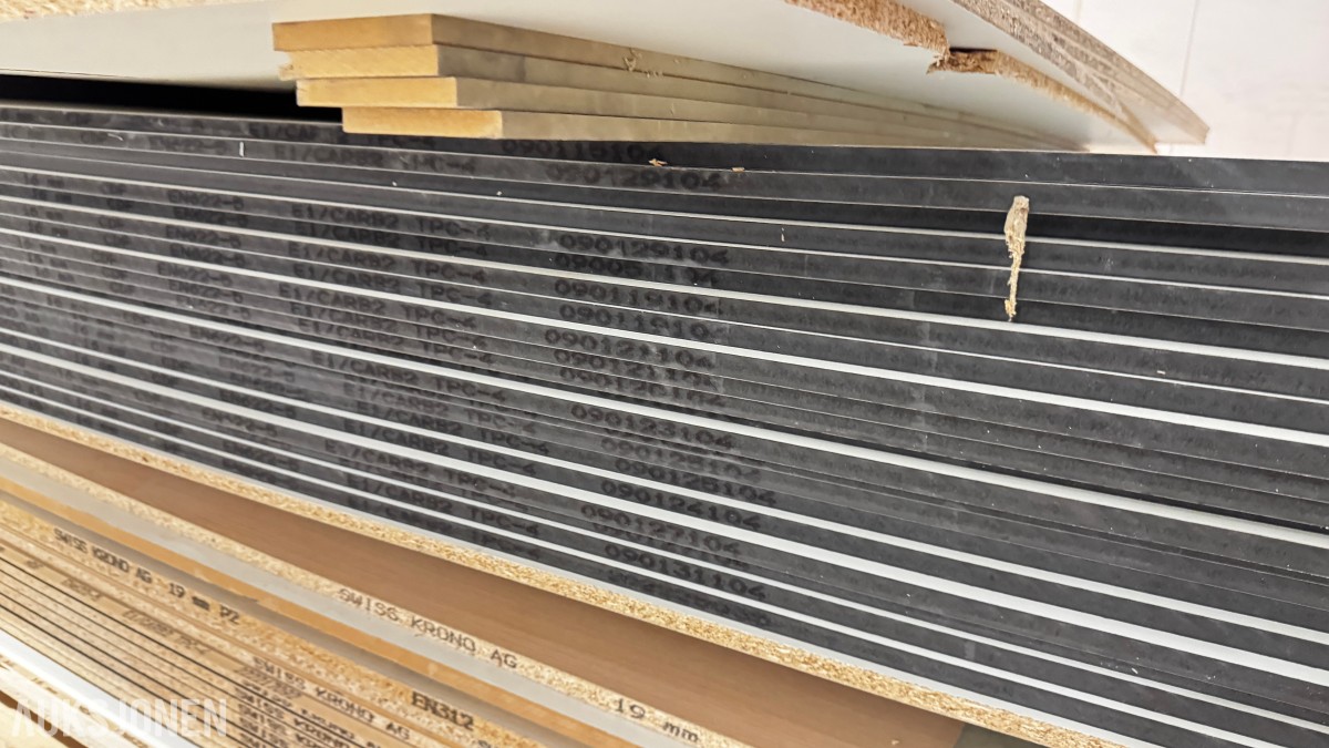 Stort restparti møbelplater – laminert/belagt sponplate – Swiss Krono m.m.