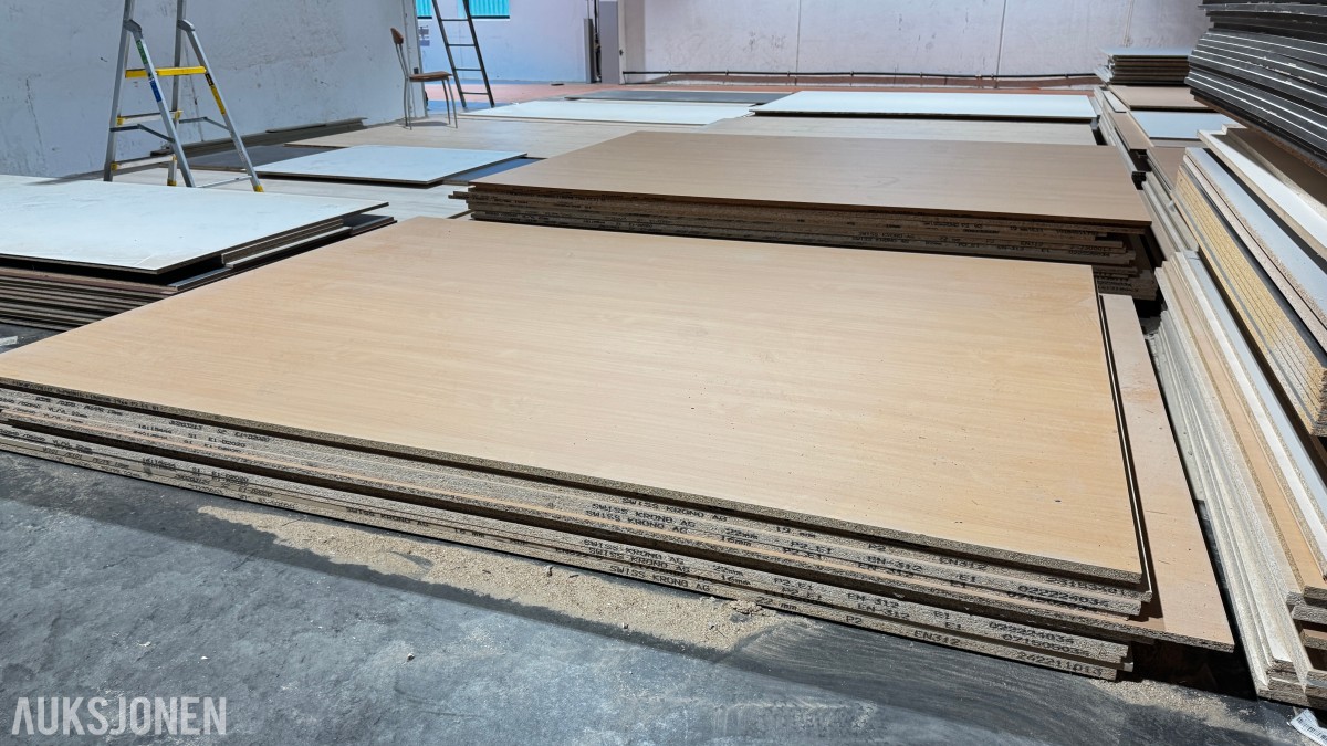 Stort restparti møbelplater – laminert/belagt sponplate – Swiss Krono m.m.