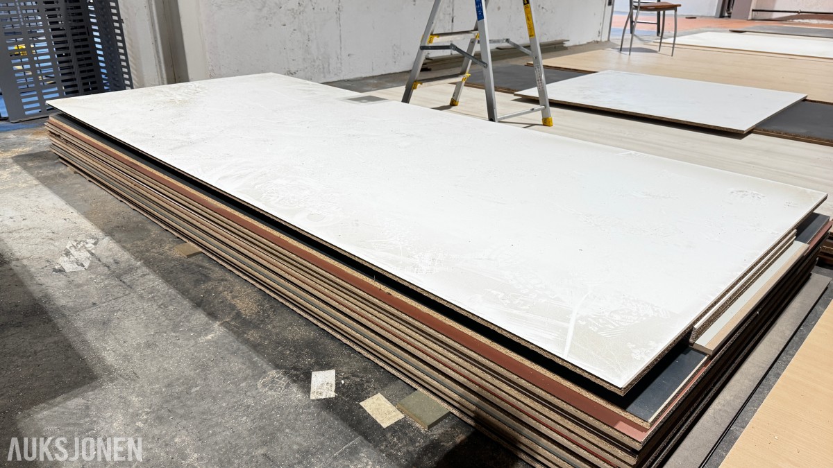 Stort restparti møbelplater – laminert/belagt sponplate – Swiss Krono m.m.