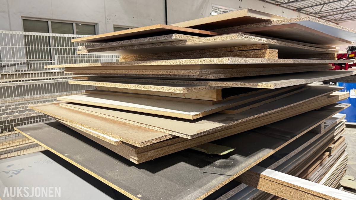 Stort restparti møbelplater – laminert/belagt sponplate – Swiss Krono m.m.