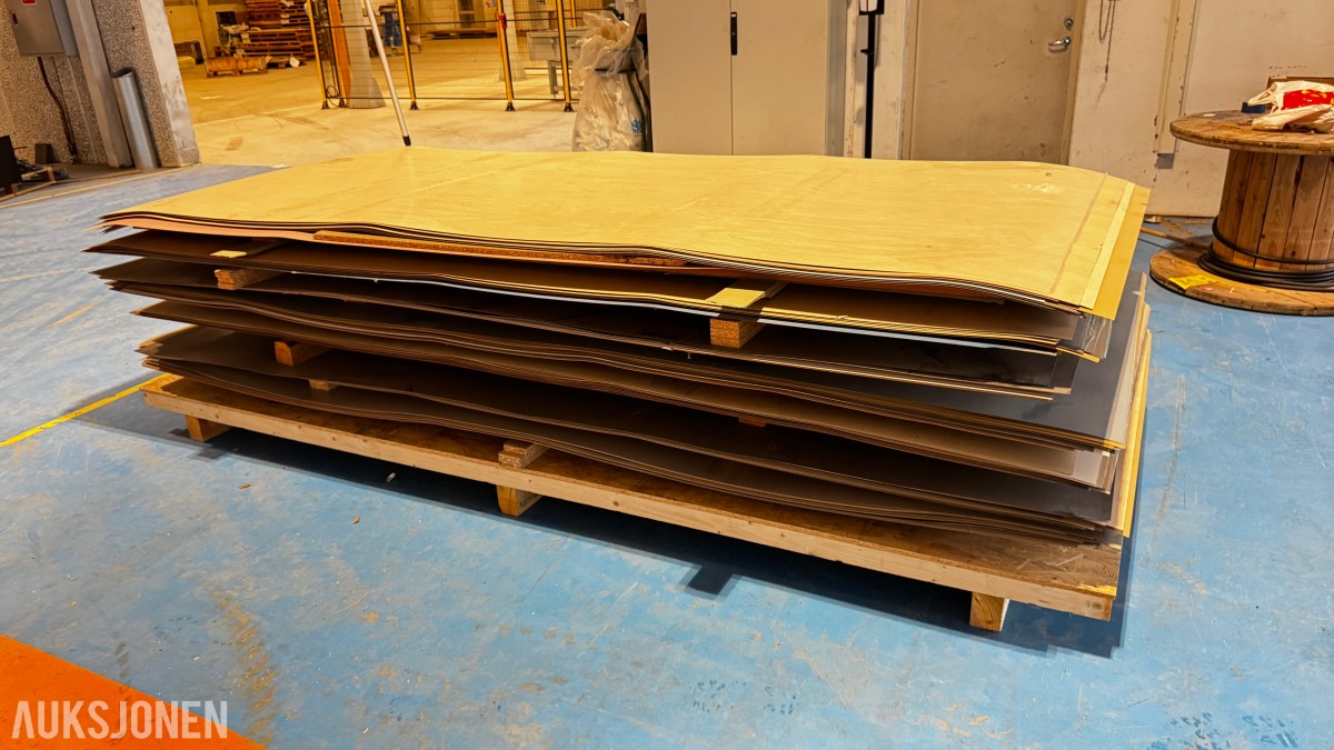 Stort restparti møbelplater – laminert/belagt sponplate – Swiss Krono m.m.