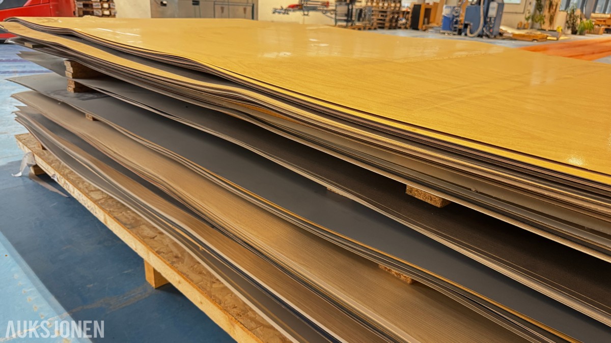 Stort restparti møbelplater – laminert/belagt sponplate – Swiss Krono m.m.