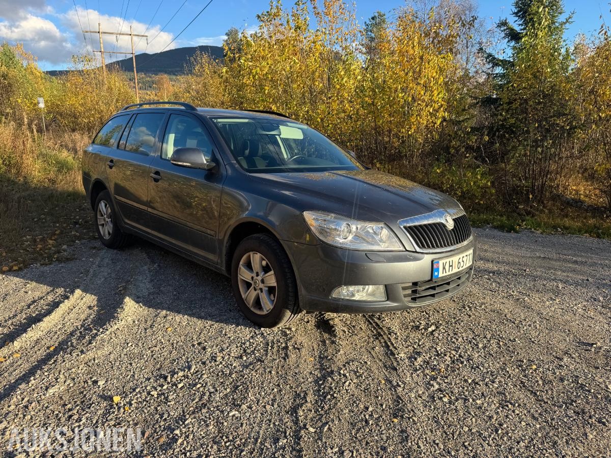 2010 Skoda Octavia 1.9 105hk  4X4 servicer fulgt s+v dekk 