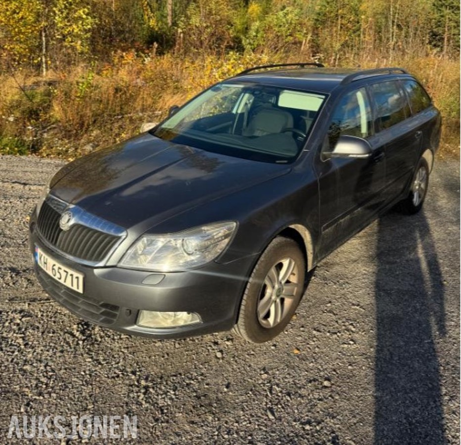 2010 Skoda Octavia 1.9 105hk  4X4 servicer fulgt s+v dekk 
