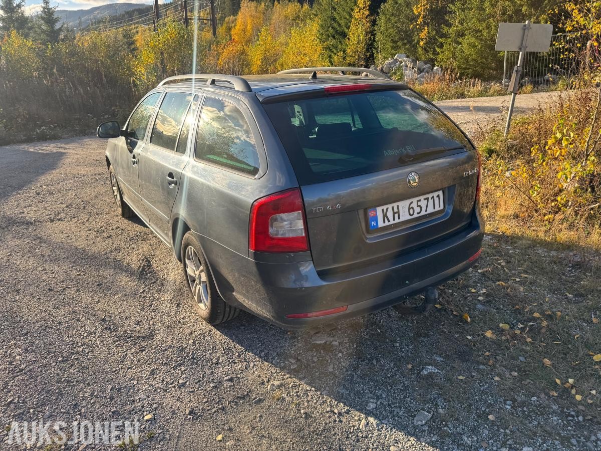 2010 Skoda Octavia 1.9 105hk  4X4 servicer fulgt s+v dekk 