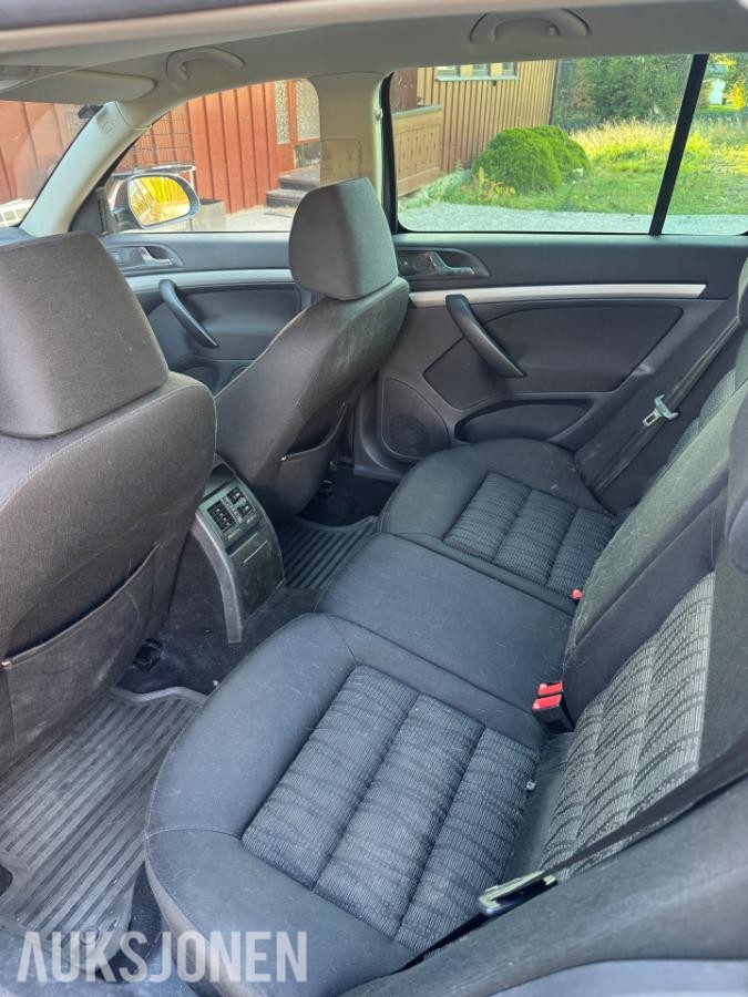 2010 Skoda Octavia 1.9 105hk  4X4 servicer fulgt s+v dekk 