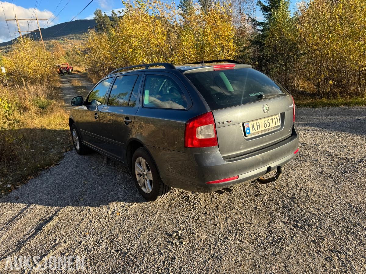 2010 Skoda Octavia 1.9 105hk  4X4 servicer fulgt s+v dekk 