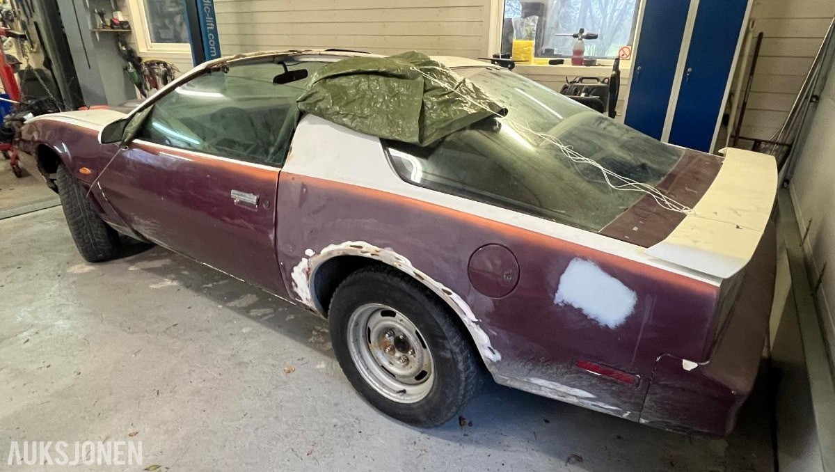1982 PONTIAC TRANS AM REP.OBJEKT / PROSJEKTBIL UTEN MOTOR/GIR