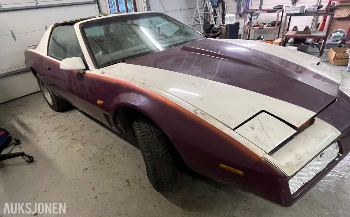 1982 PONTIAC TRANS AM REP.OBJEKT / PROSJEKTBIL UTEN MOTOR/GIR