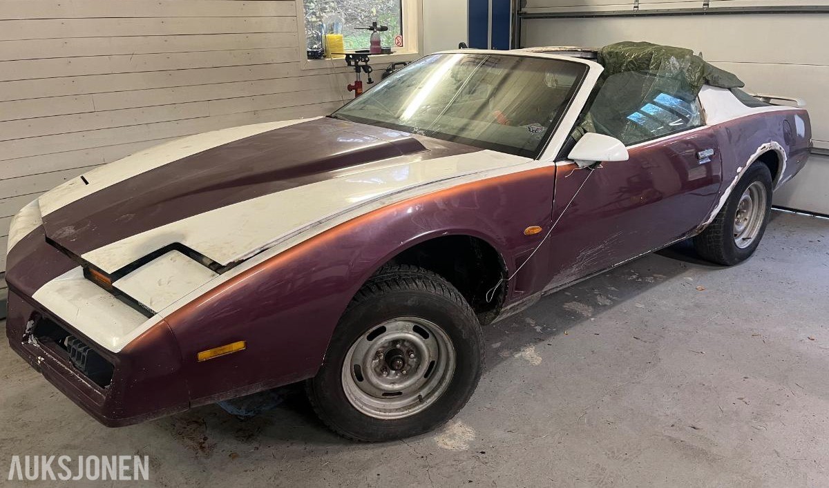 1982 PONTIAC TRANS AM REP.OBJEKT / PROSJEKTBIL UTEN MOTOR/GIR