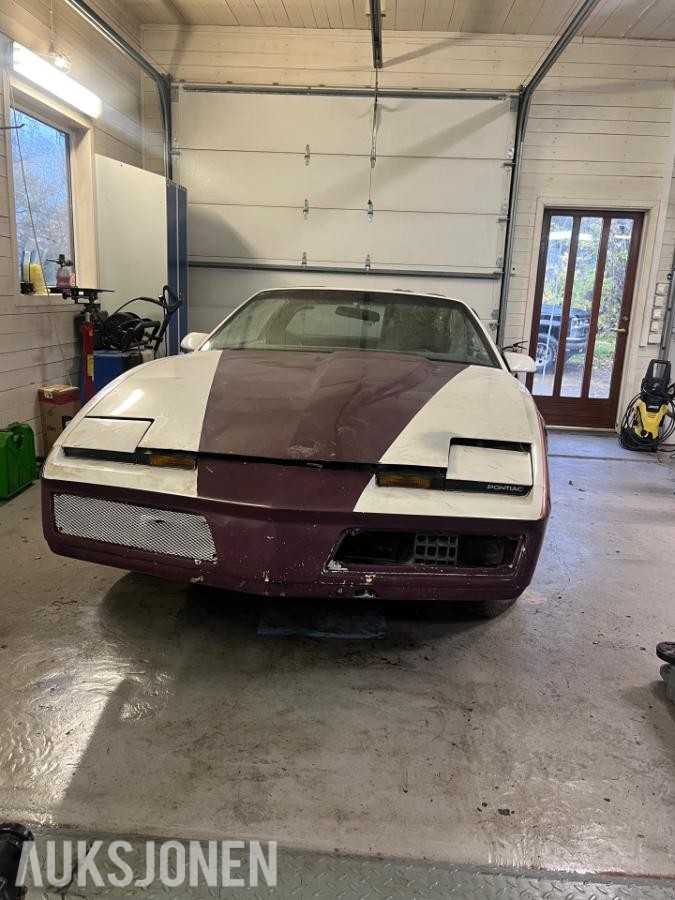1982 PONTIAC TRANS AM REP.OBJEKT / PROSJEKTBIL UTEN MOTOR/GIR