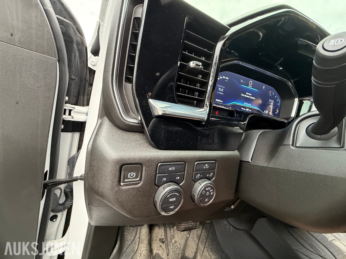 2024 Chevrolet Silverado, 3,0D 309hk 4WD / 49369km / H.feste / Ekstra lys / Pen!