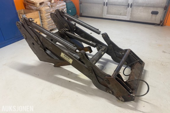 Frontlaster til Lundberg 345T lastemaskin - lastearmer med fire hydraulikksylindre - redskapsramme med Hydraulisk sms redskapsfeste