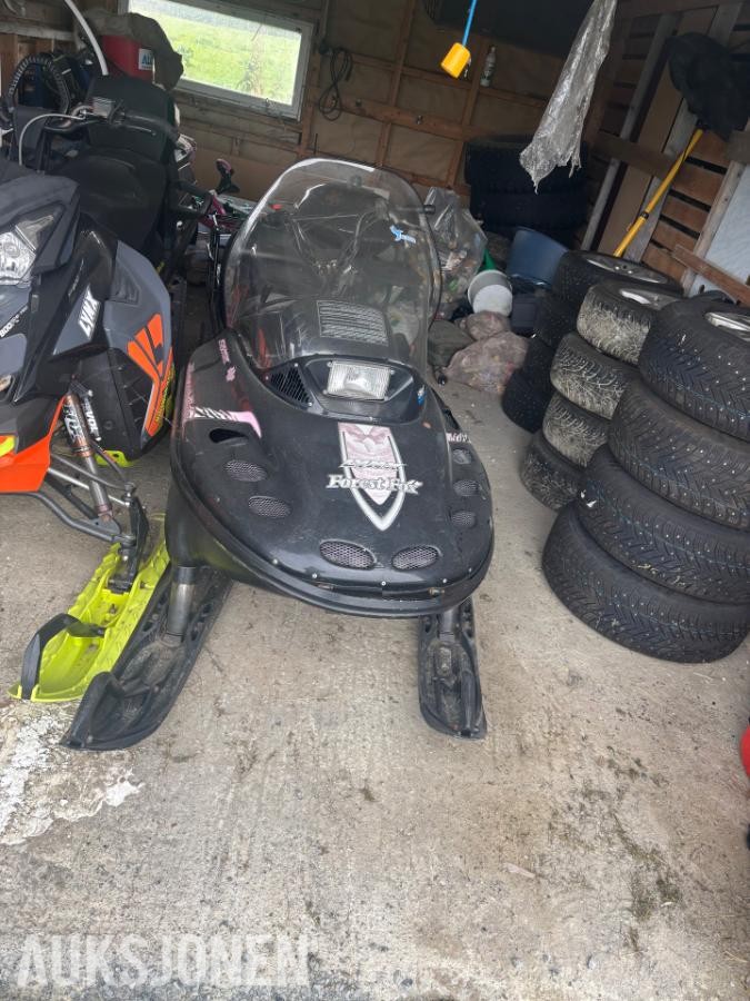 1999 Lynx Forest Fox S - Snøscooter