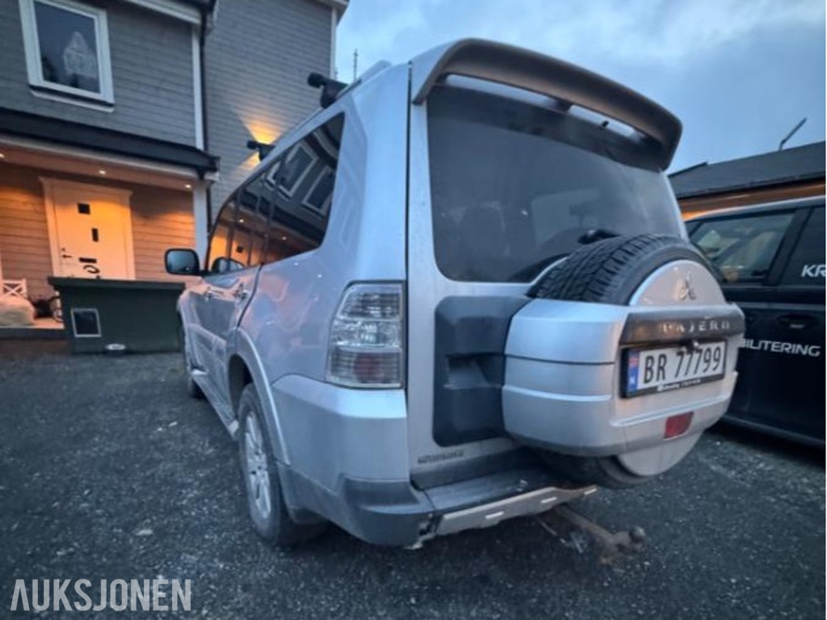 2008 Mitsubishi Pajero 3.2 Diesel 4WD, Automat, Cruisekontroll, Skinninteriør, Hengerfeste
