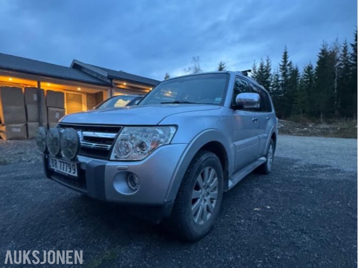 2008 Mitsubishi Pajero 3.2 Diesel 4WD, Automat, Cruisekontroll, Skinninteriør, Hengerfeste