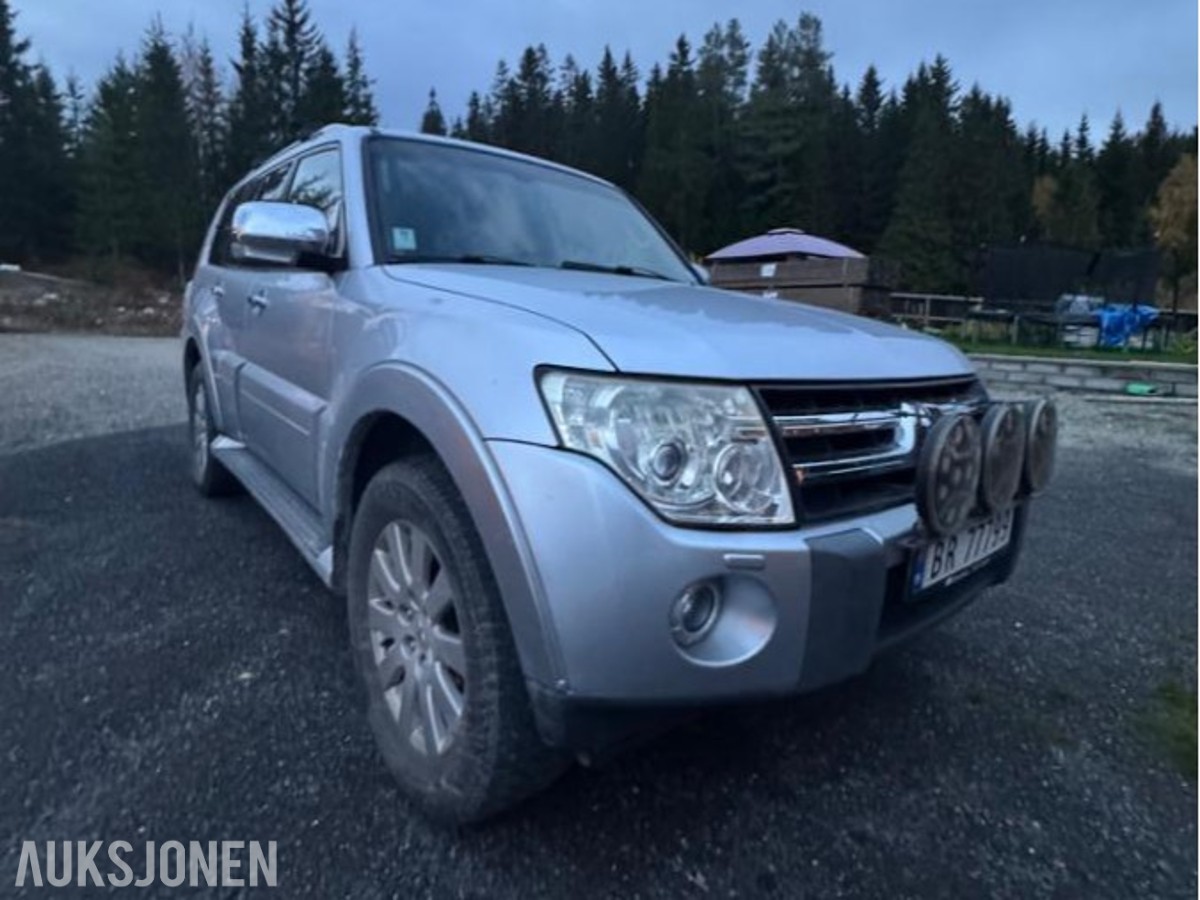 2008 Mitsubishi Pajero 3.2 Diesel 4WD, Automat, Cruisekontroll, Skinninteriør, Hengerfeste
