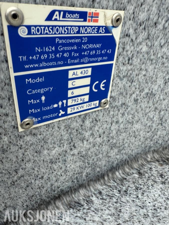 2007 AL 430 båt med registrert henger