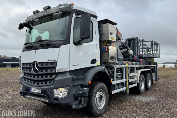 2024 Mercedes-Benz Arocs 2642 6x4 med A-Lift 1000 – 11 meter lift og 1000 kg kapasitet
