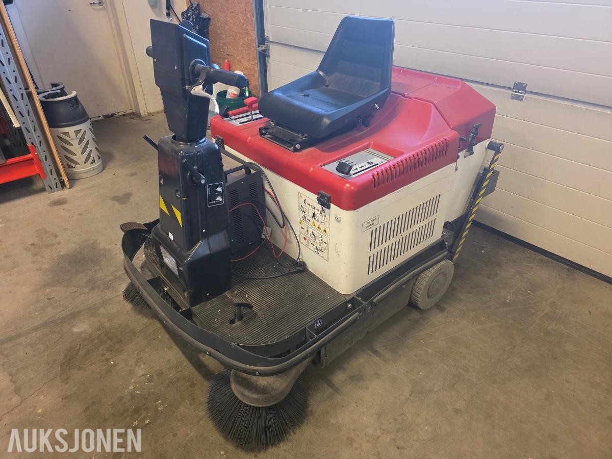 Portotecnica Lion Plus 9500 ME elektrisk sittefeiemaskin