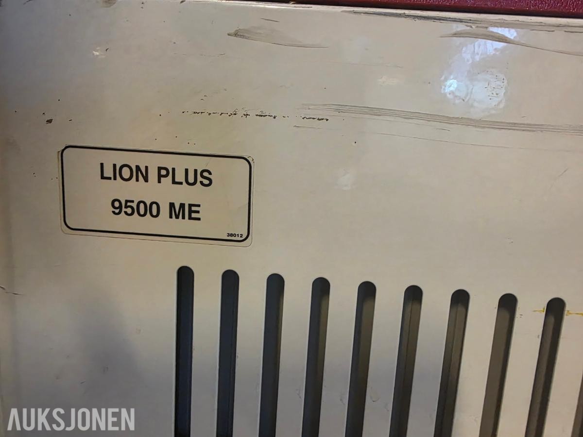 Portotecnica Lion Plus 9500 ME elektrisk sittefeiemaskin