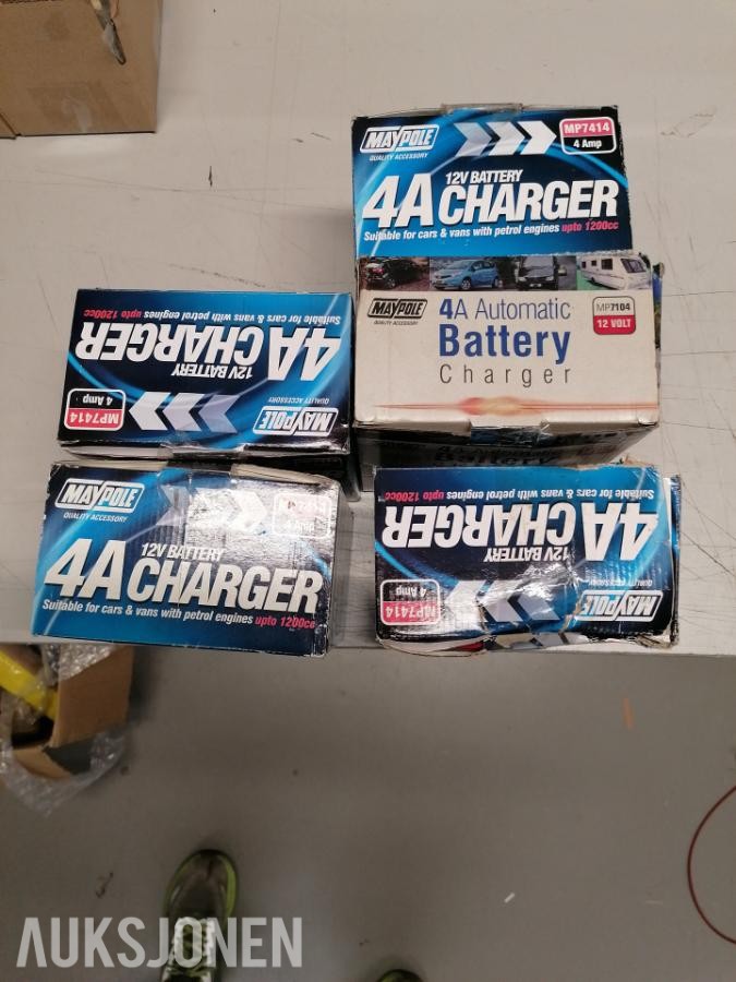 5 stk Helt nye 12 V Batteriladere fra Maypole
