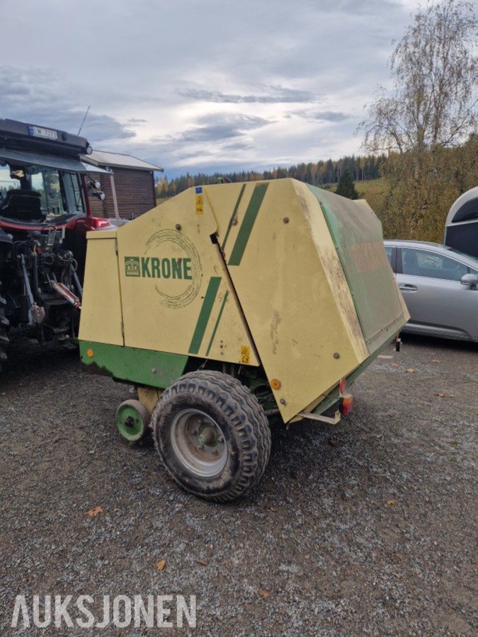 Krone KR 125 rundballepresse til traktor 