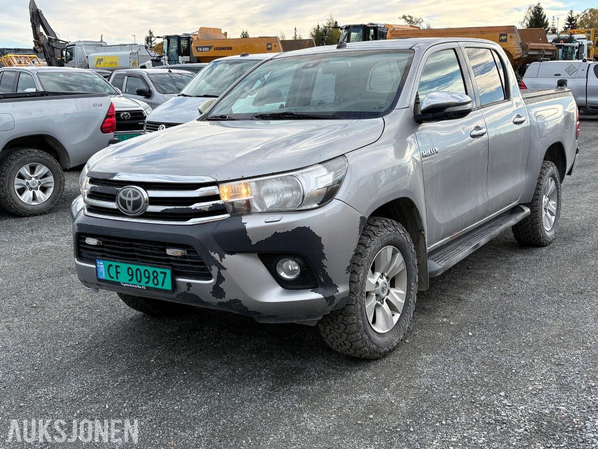 2017 Toyota HiLux 2,4 150HK 4WD AUT DC HENGERFESTE KAMERA CRUISE