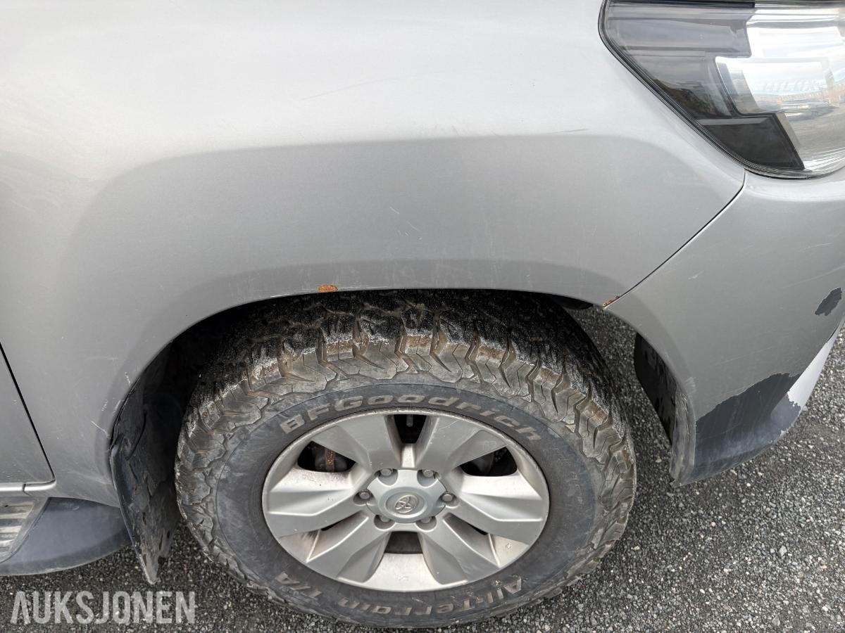2017 Toyota HiLux 2,4 150HK 4WD AUT DC HENGERFESTE KAMERA CRUISE