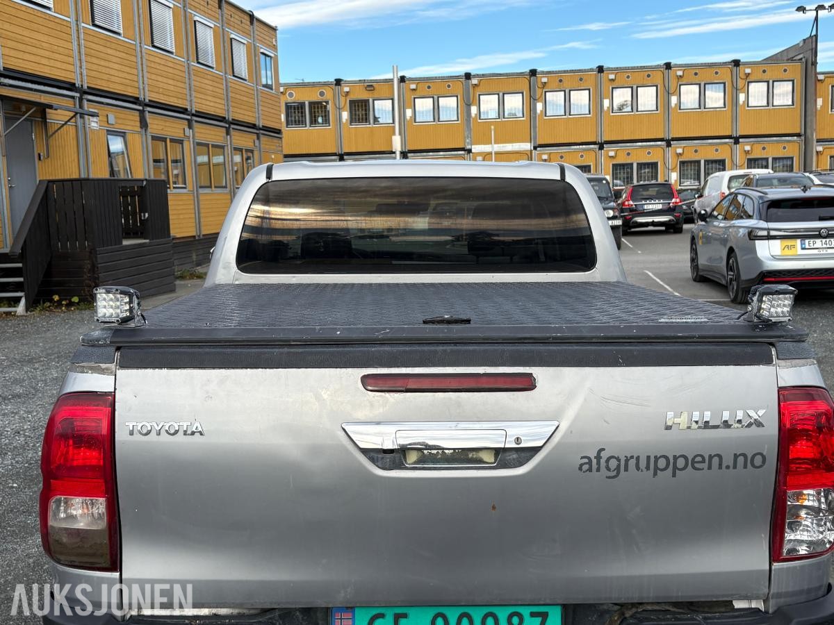 2017 Toyota HiLux 2,4 150HK 4WD AUT DC HENGERFESTE KAMERA CRUISE