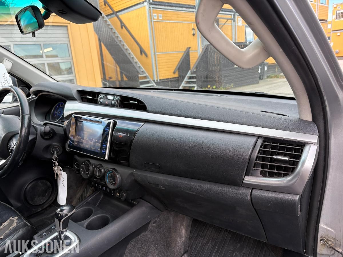 2017 Toyota HiLux 2,4 150HK 4WD AUT DC HENGERFESTE KAMERA CRUISE