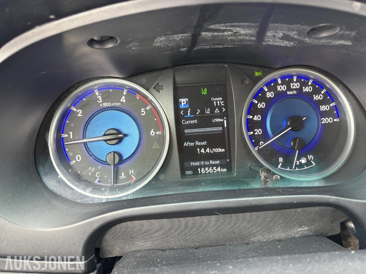 2017 Toyota HiLux 2,4 150HK 4WD AUT DC HENGERFESTE KAMERA CRUISE