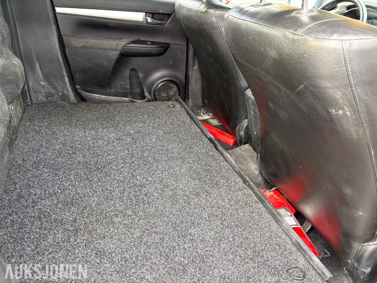2017 Toyota HiLux 2,4 150HK 4WD AUT DC HENGERFESTE KAMERA CRUISE