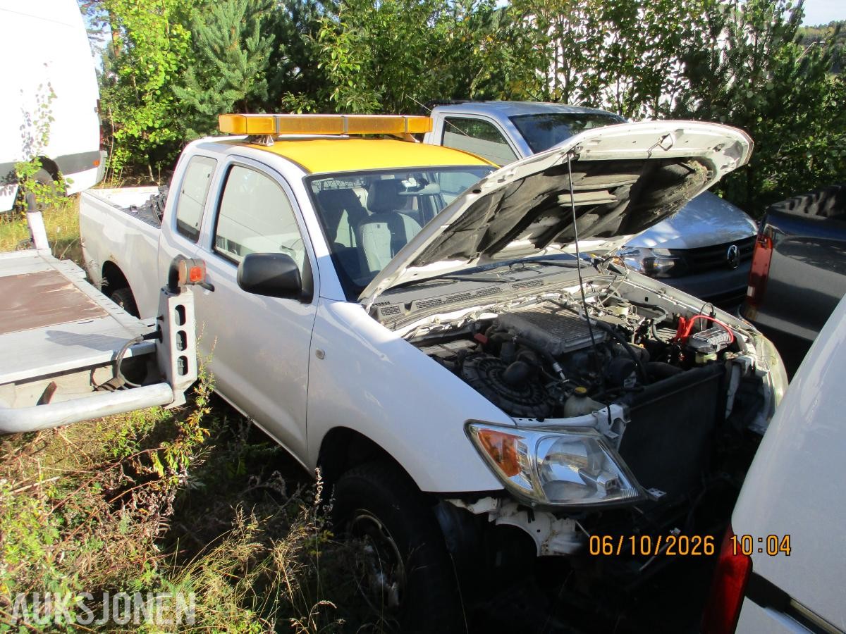 2006 TOYOTA HILUX 2.5 DIESEL 120HK 4WD REP.OBJEKT/ DELEBIL *INGEN MINSTEPRIS*