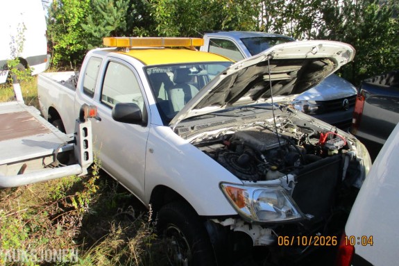 2006 TOYOTA HILUX 2.5 DIESEL 120HK 4WD REP.OBJEKT/ DELEBIL *INGEN MINSTEPRIS*