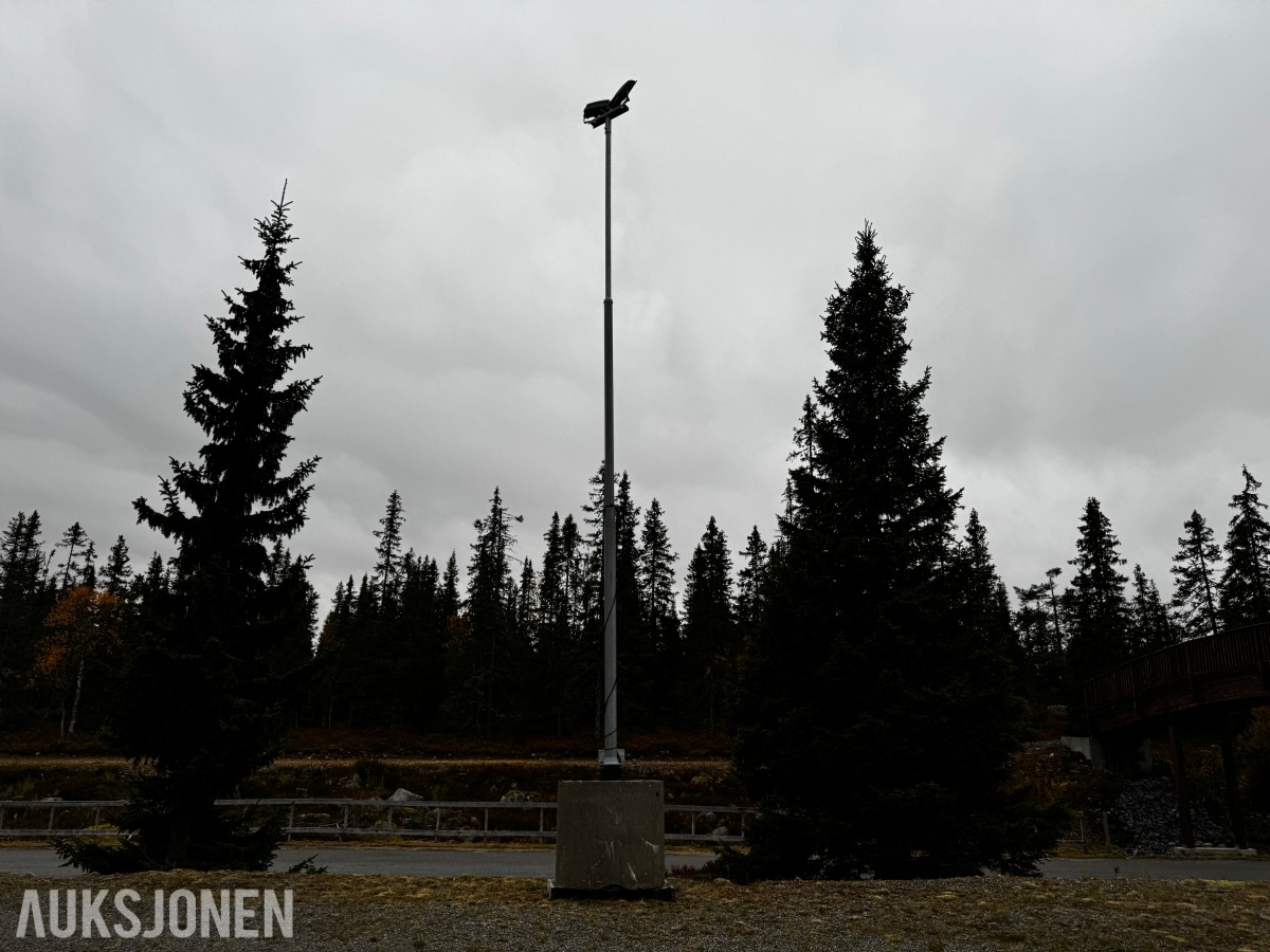 3 stk lysmaster med betong fundament