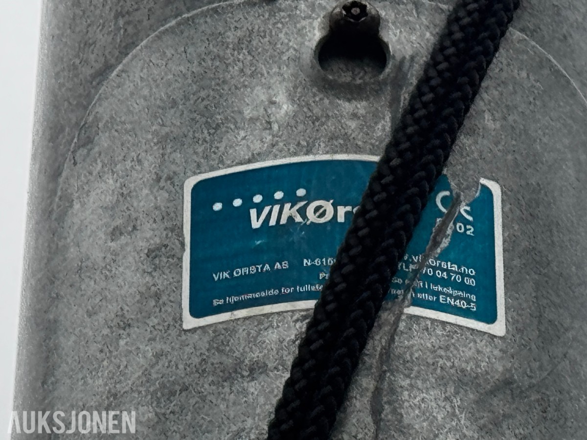 3 stk lysmaster med betong fundament